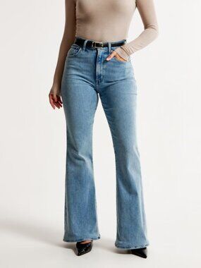 A&F Curve Love Flare Ultra High Rise Jeans 29 Short